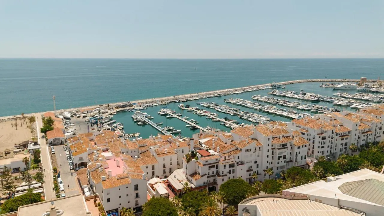 Vacation Apartment With Private Parking In Puerto Banus Marbella