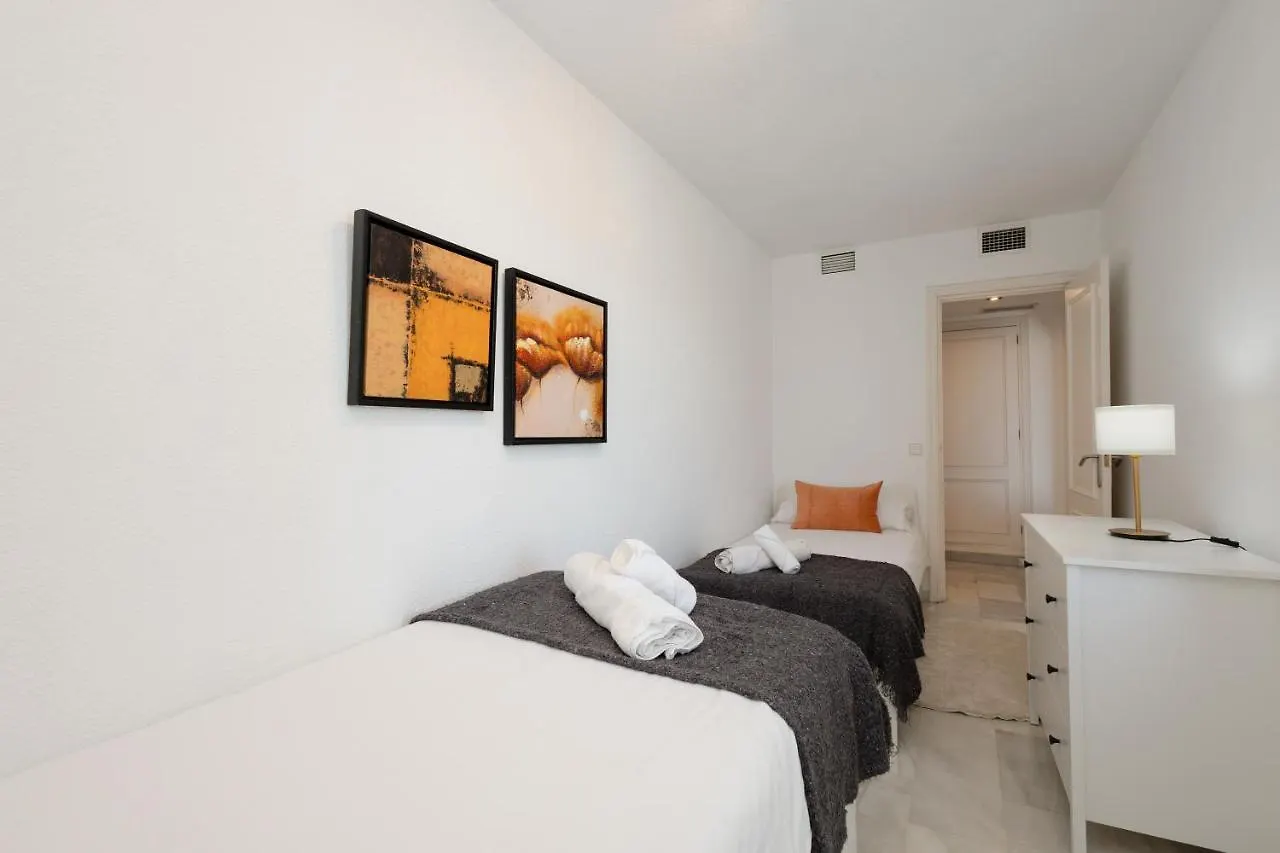 Vacation Apartment With Private Parking In Puerto Banus Marbella