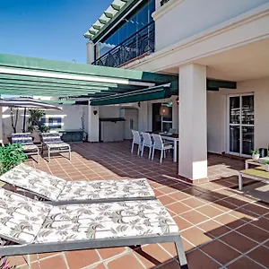 Lcr4- Large 3 Bed Apt Close To Beaches Apartment